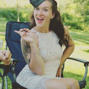 Meet your Posher, Rebeca